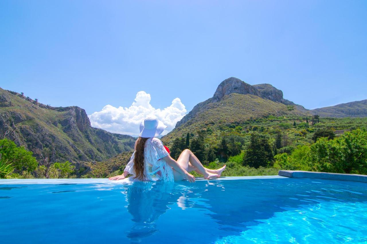 Heated Private Ozone Salt Pool, Jacuzzi, Cinema Inside & Outside, Ping Pong, Billiard, Ps5, Playground, Giant Chess, Giant Monopoly, Table Football, 3X Surround Sound - Villa Rokka Luxe Kissamos Ngoại thất bức ảnh