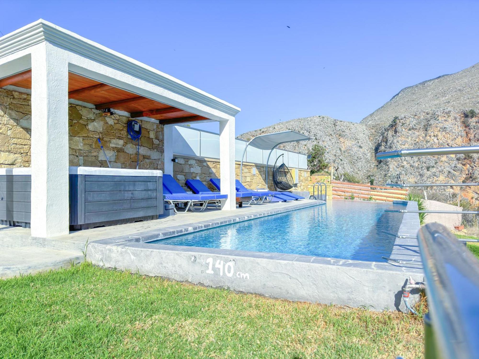 Heated Private Ozone Salt Pool, Jacuzzi, Cinema Inside & Outside, Ping Pong, Billiard, Ps5, Playground, Giant Chess, Giant Monopoly, Table Football, 3X Surround Sound - Villa Rokka Luxe Kissamos Ngoại thất bức ảnh