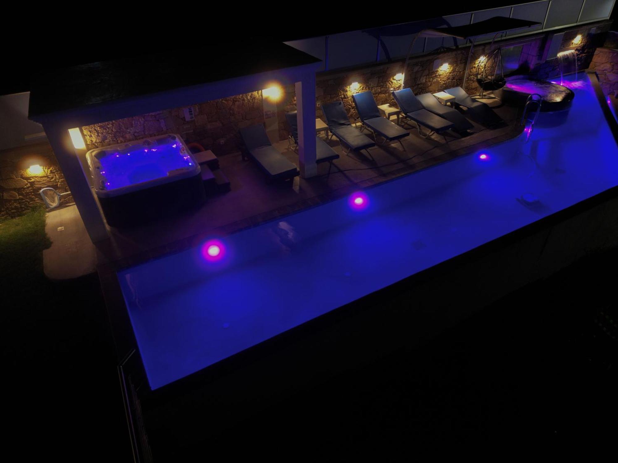 Heated Private Ozone Salt Pool, Jacuzzi, Cinema Inside & Outside, Ping Pong, Billiard, Ps5, Playground, Giant Chess, Giant Monopoly, Table Football, 3X Surround Sound - Villa Rokka Luxe Kissamos Ngoại thất bức ảnh