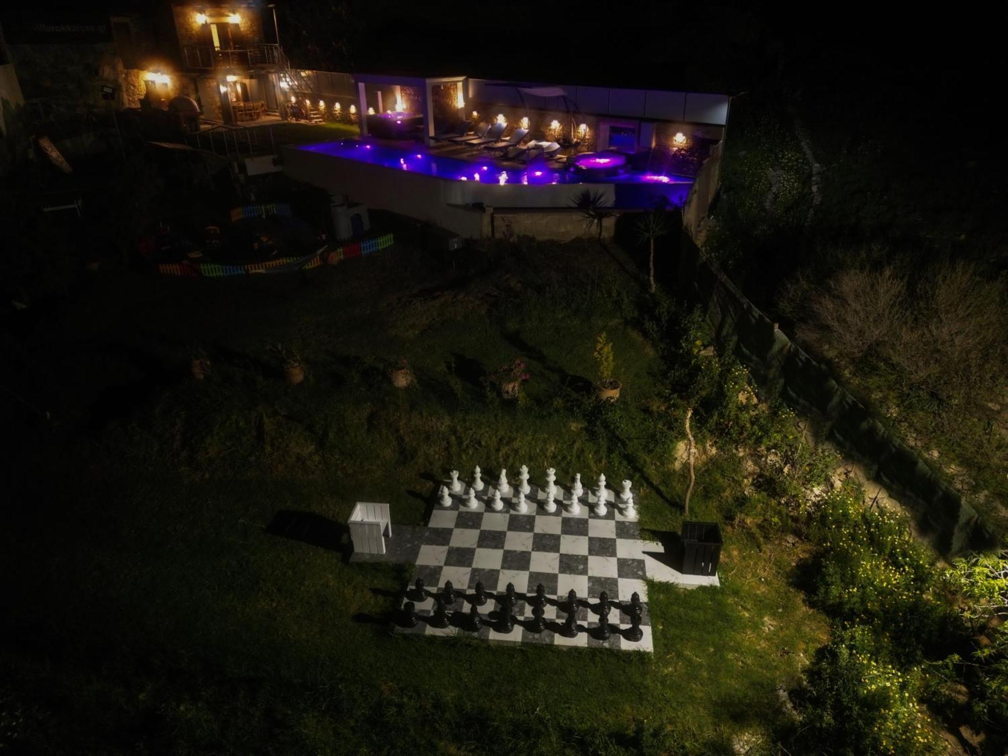 Heated Private Ozone Salt Pool, Jacuzzi, Cinema Inside & Outside, Ping Pong, Billiard, Ps5, Playground, Giant Chess, Giant Monopoly, Table Football, 3X Surround Sound - Villa Rokka Luxe Kissamos Ngoại thất bức ảnh