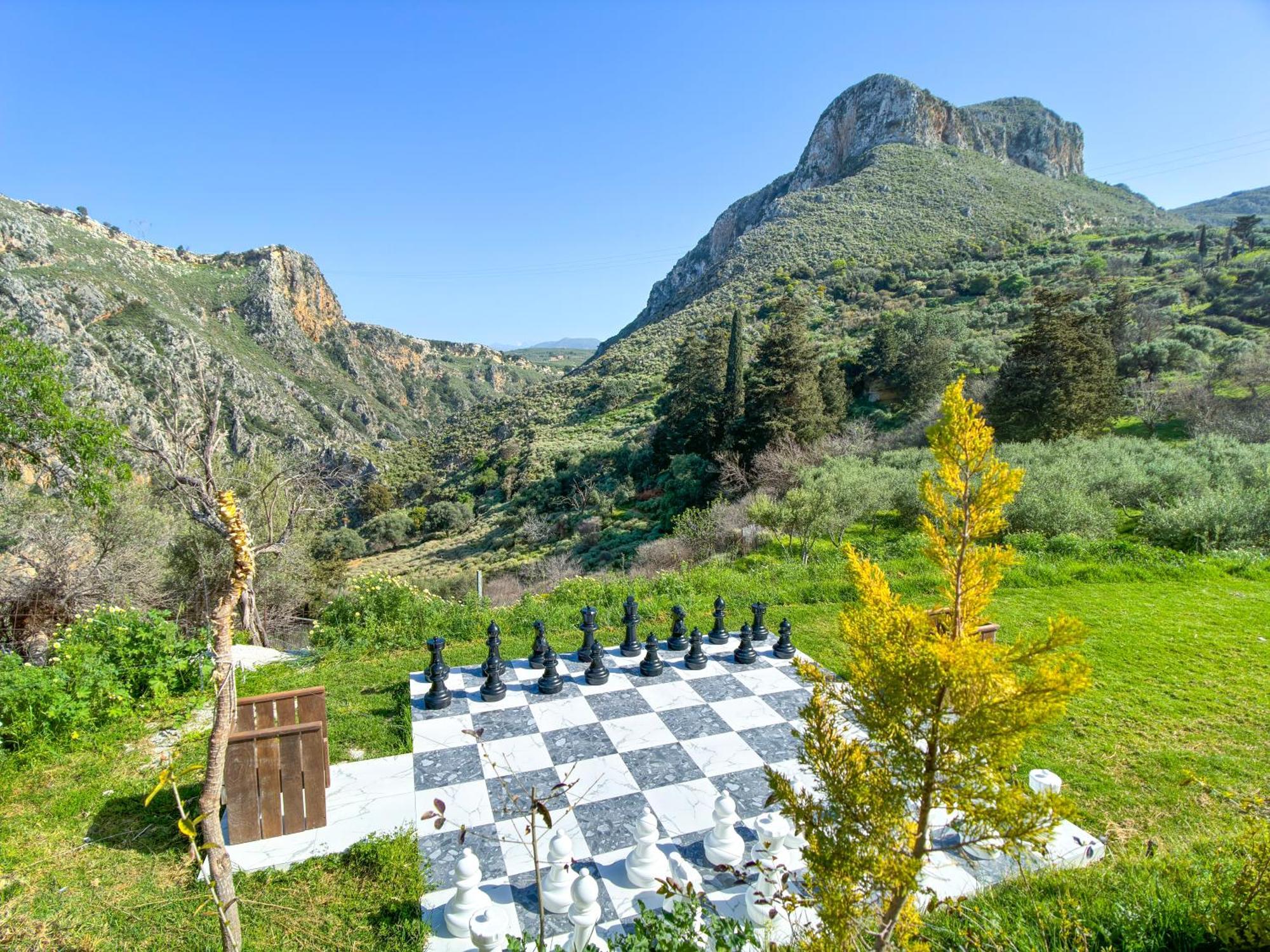 Heated Private Ozone Salt Pool, Jacuzzi, Cinema Inside & Outside, Ping Pong, Billiard, Ps5, Playground, Giant Chess, Giant Monopoly, Table Football, 3X Surround Sound - Villa Rokka Luxe Kissamos Ngoại thất bức ảnh