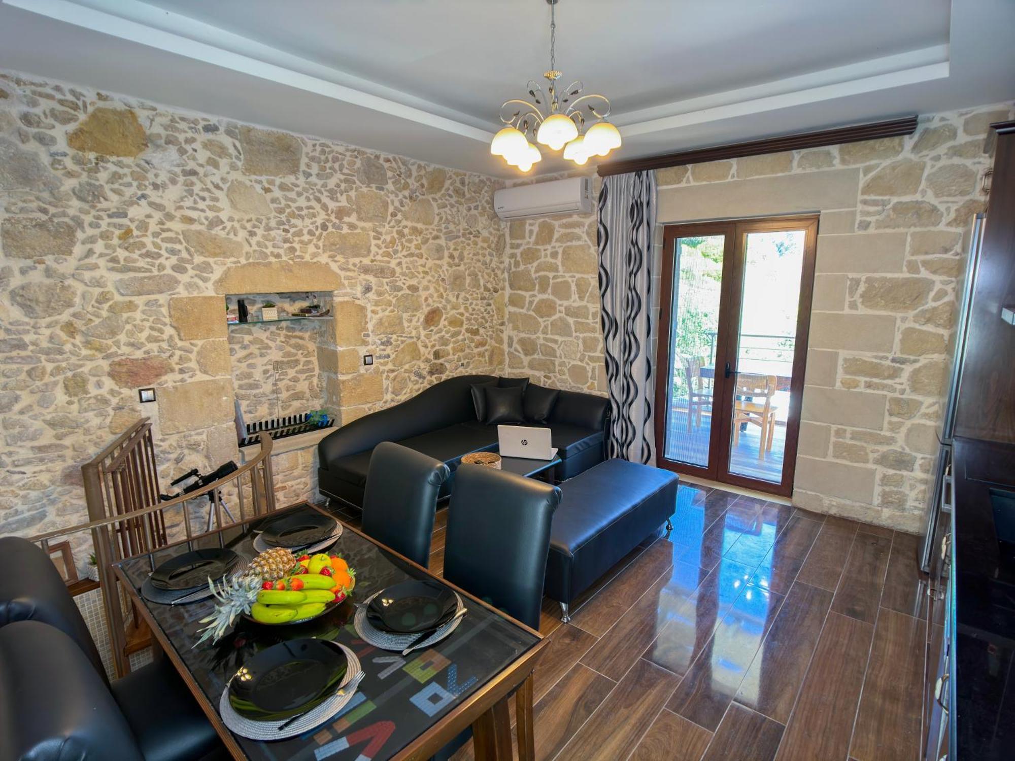 Heated Private Ozone Salt Pool, Jacuzzi, Cinema Inside & Outside, Ping Pong, Billiard, Ps5, Playground, Giant Chess, Giant Monopoly, Table Football, 3X Surround Sound - Villa Rokka Luxe Kissamos Ngoại thất bức ảnh