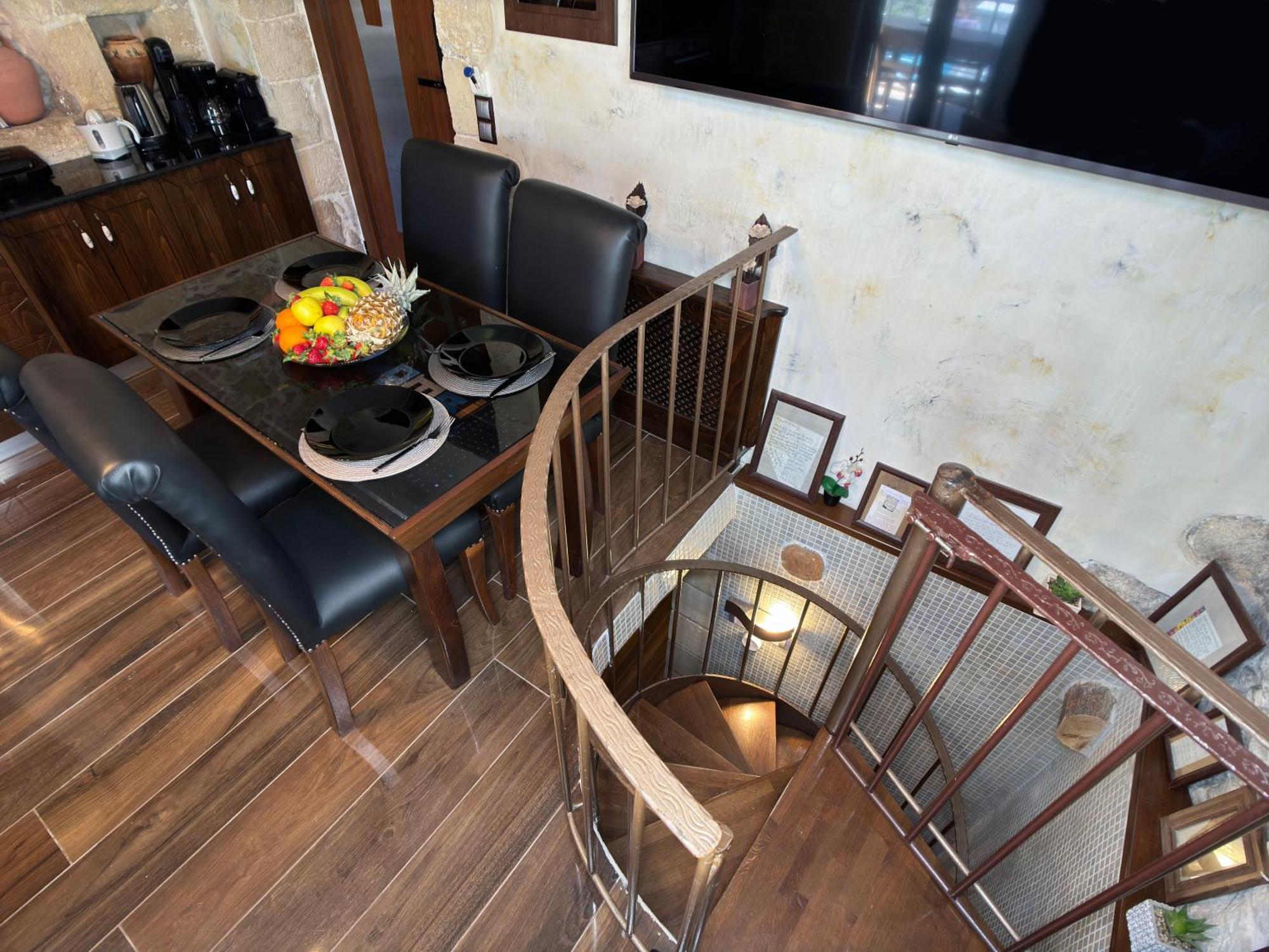 Heated Private Ozone Salt Pool, Jacuzzi, Cinema Inside & Outside, Ping Pong, Billiard, Ps5, Playground, Giant Chess, Giant Monopoly, Table Football, 3X Surround Sound - Villa Rokka Luxe Kissamos Ngoại thất bức ảnh