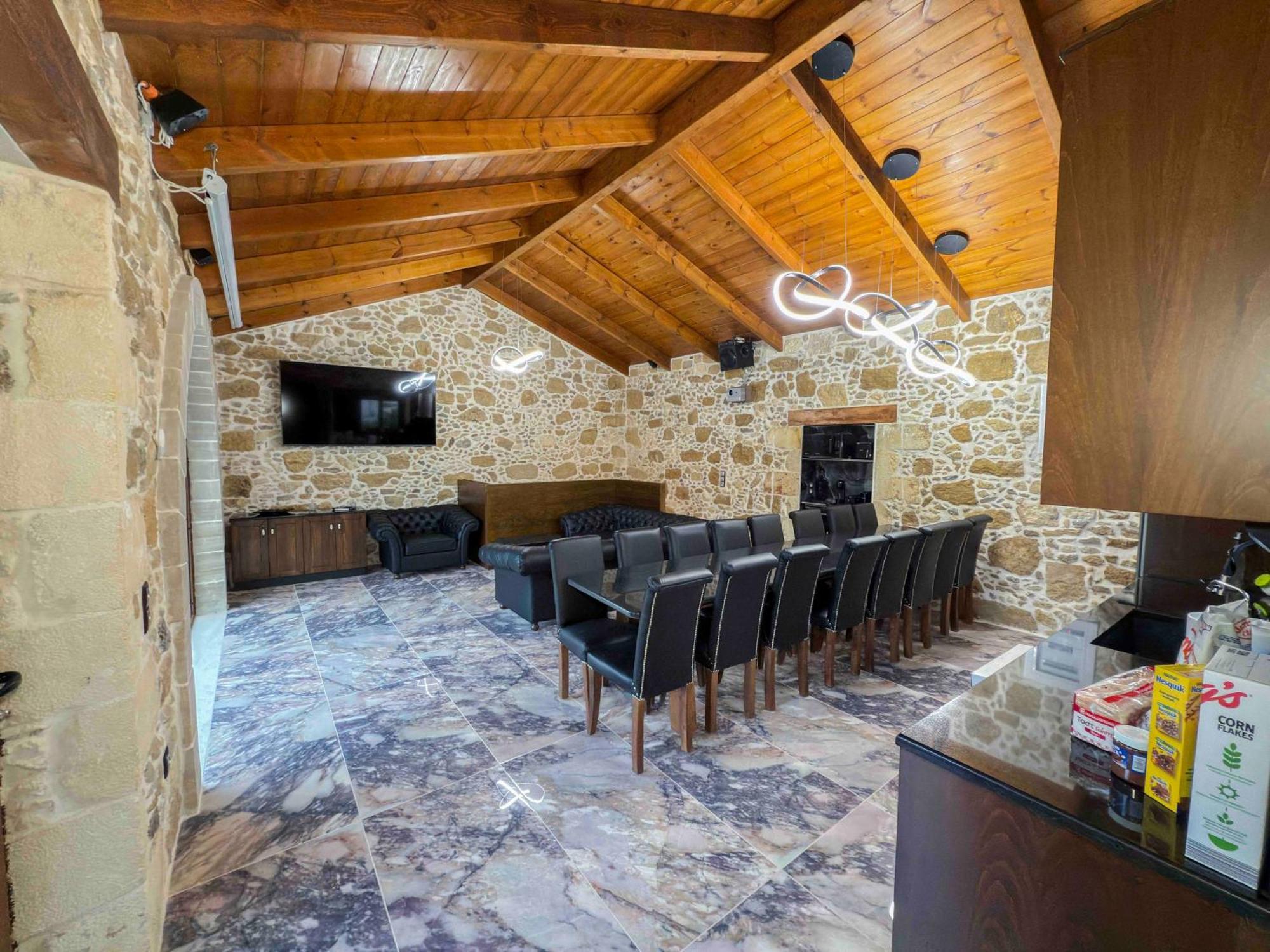 Heated Private Ozone Salt Pool, Jacuzzi, Cinema Inside & Outside, Ping Pong, Billiard, Ps5, Playground, Giant Chess, Giant Monopoly, Table Football, 3X Surround Sound - Villa Rokka Luxe Kissamos Ngoại thất bức ảnh